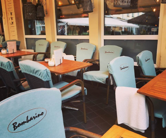 Cafe Restaurant met terras met stoelkussens in Valkenburg-01.jpg